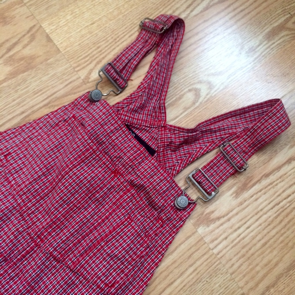 90s Style Overalls 🌹