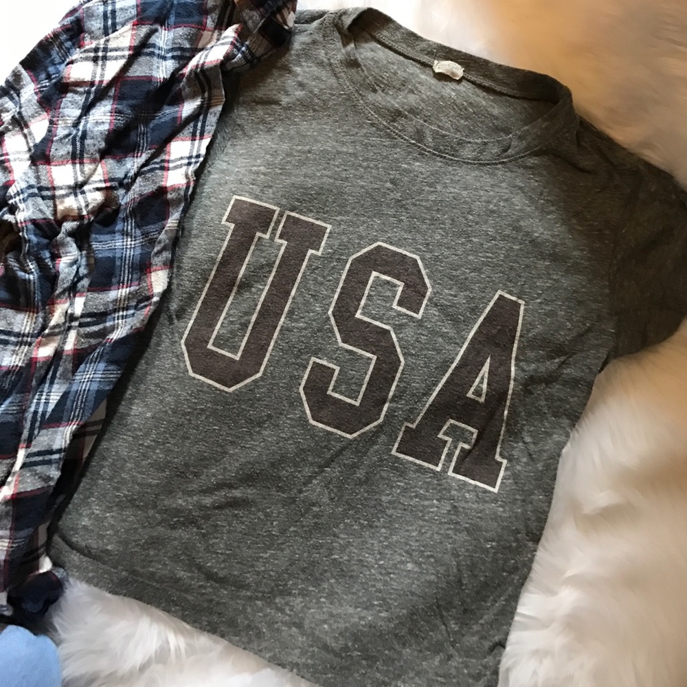 BRANDY MELVILLE USA T SHIRT