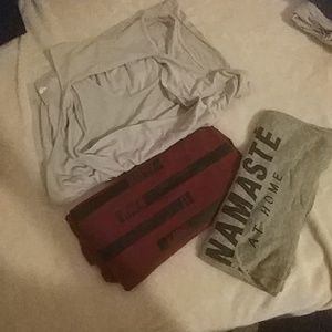 2 t-shirts 1 tank