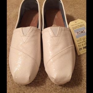 NWT Toms White Sparkly Shoes Size 9