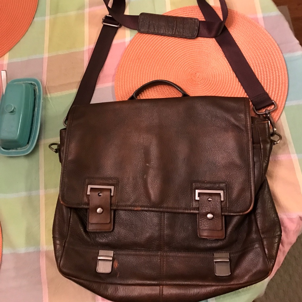 Men's Banana Republic messenger bag