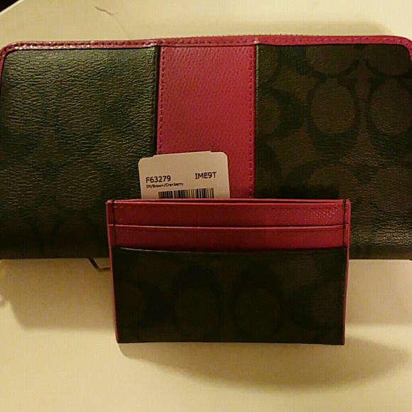 Coach wallet with credit card holder - Picture 1 of 3