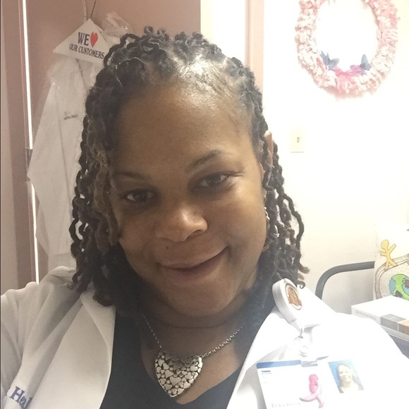 Meet your Posher, Erika - Picture 1 of 1