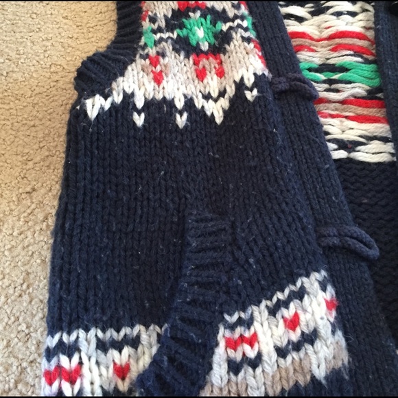 American Eagle Tribal Print Sweater Vest - Picture 3 of 4