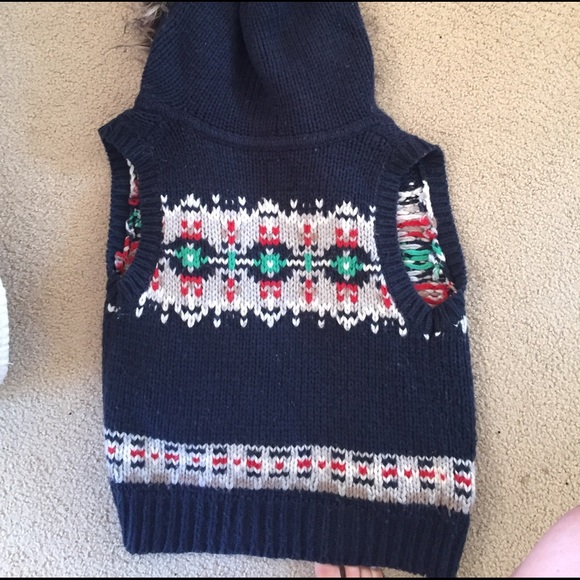 American Eagle Tribal Print Sweater Vest - Picture 4 of 4