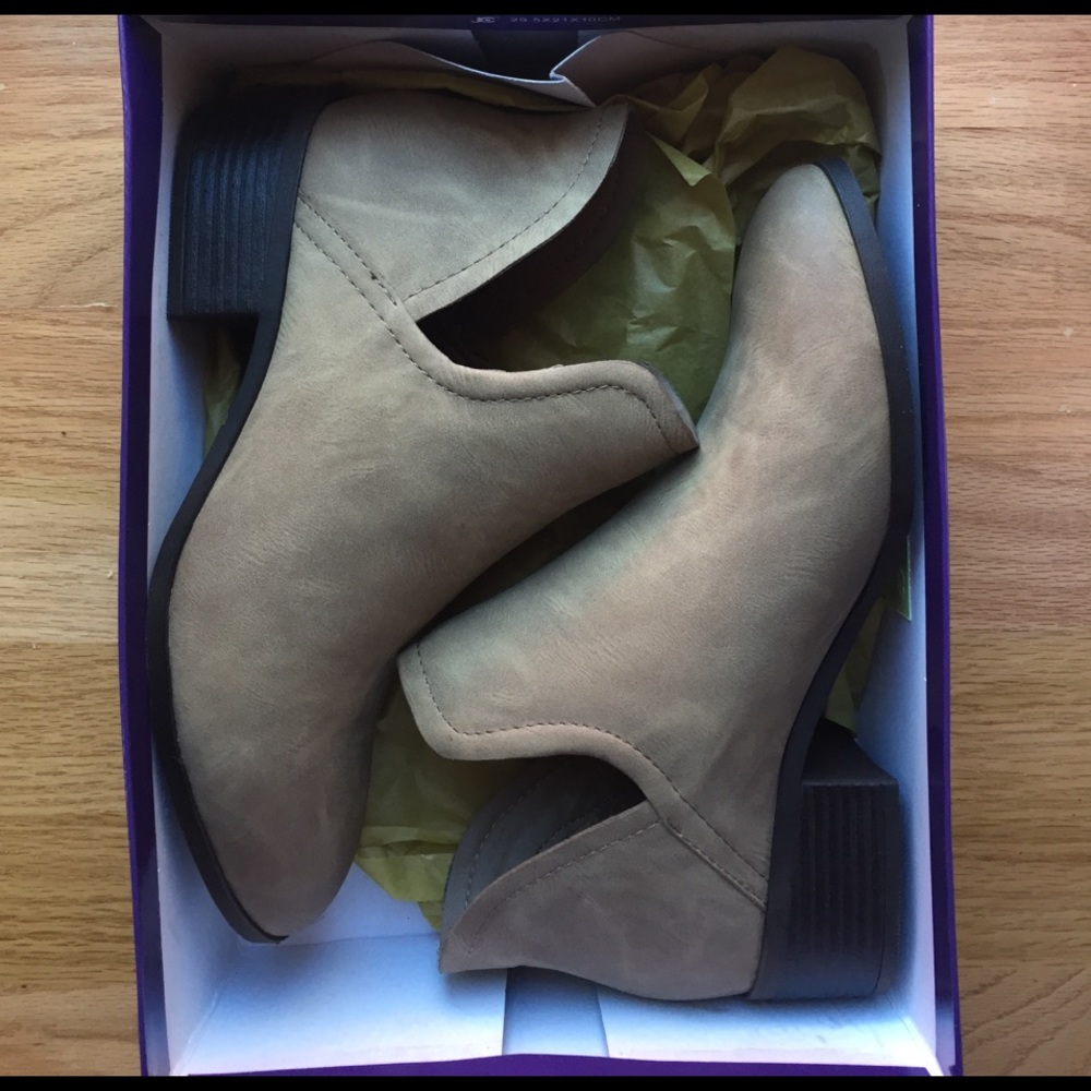 🌟 NIB Madden Girl Zavier Booties