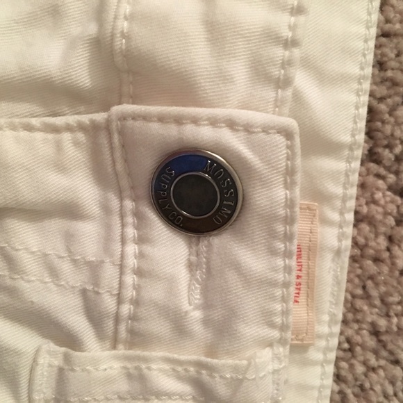 White shorts, from Target size 7! EUC! - Picture 6 of 6