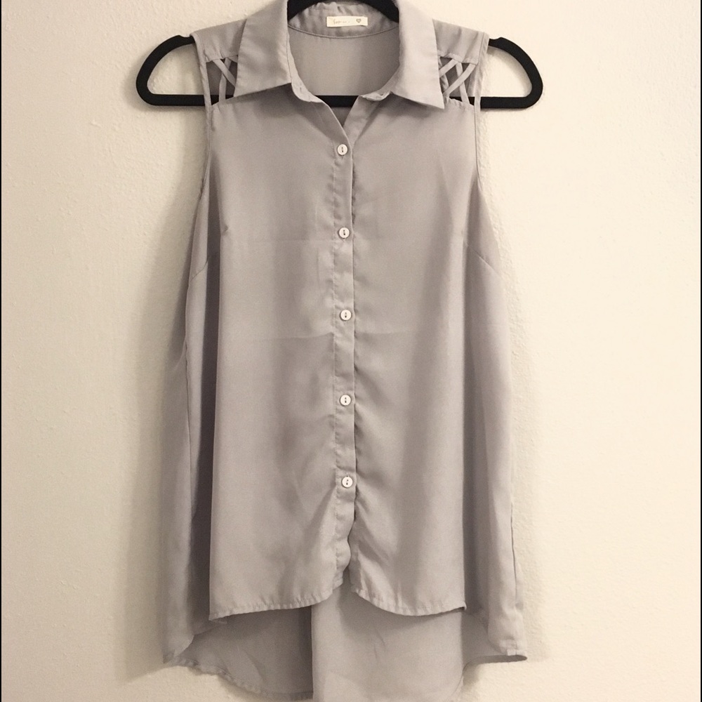 DONATED! Darling sleeveless top. GUC