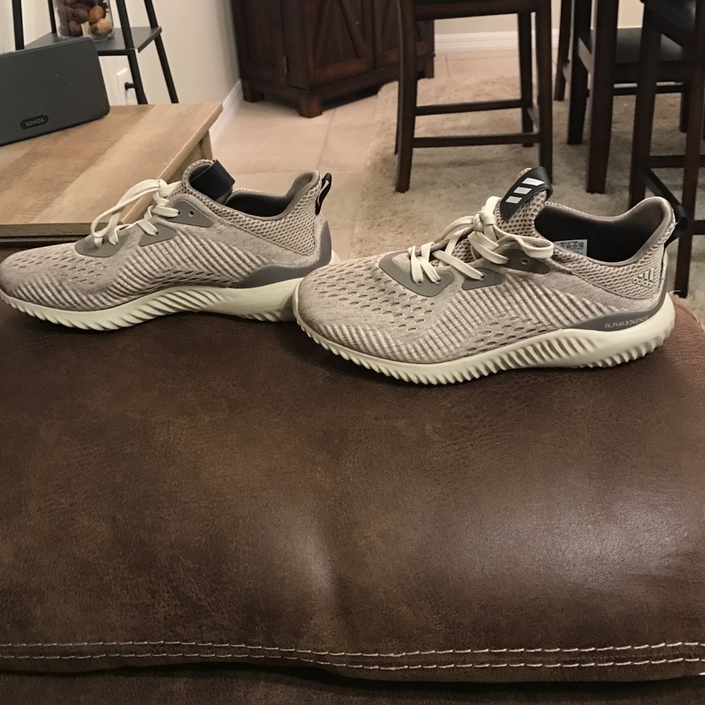 Alpha bounce ADIDAS tennis shoes