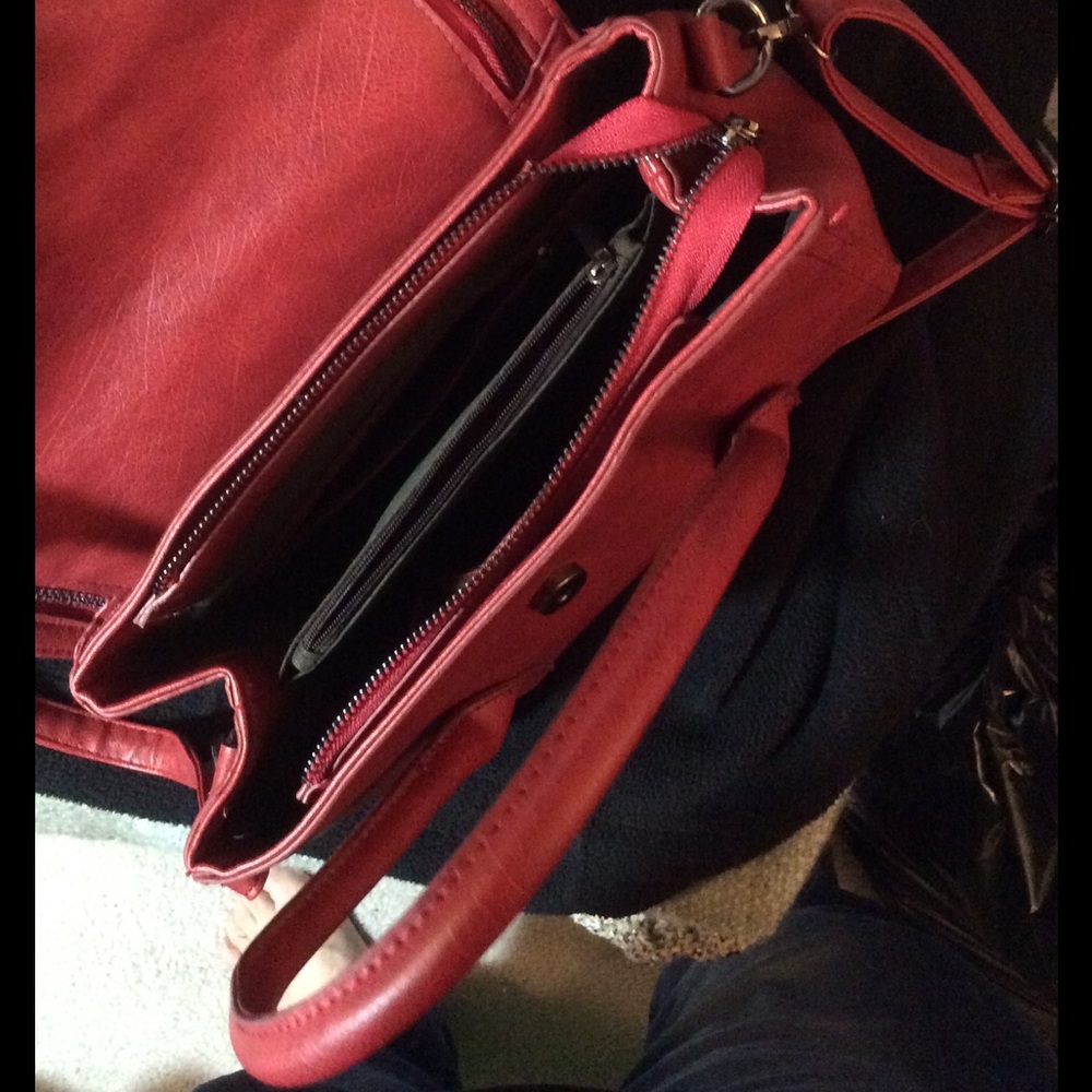 Red handbag - Picture 2 of 2
