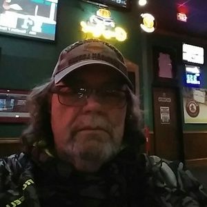 Meet your Posher, Dennis