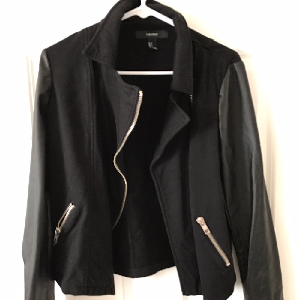 FOREVER 21 Black leather jacket