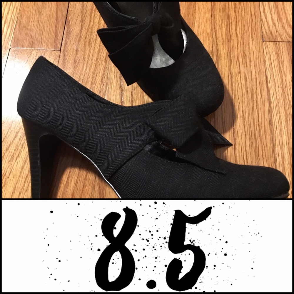 Naturalizer black heals with bow feature