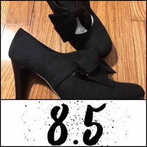 Naturalizer black heals with bow feature