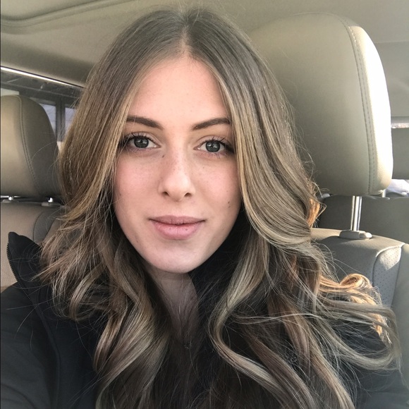 Meet your Posher, Anya - Picture 1 of 1