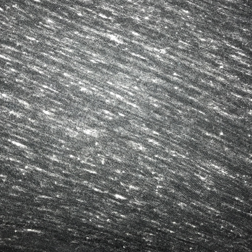 Simple grey shirt - Picture 2 of 3