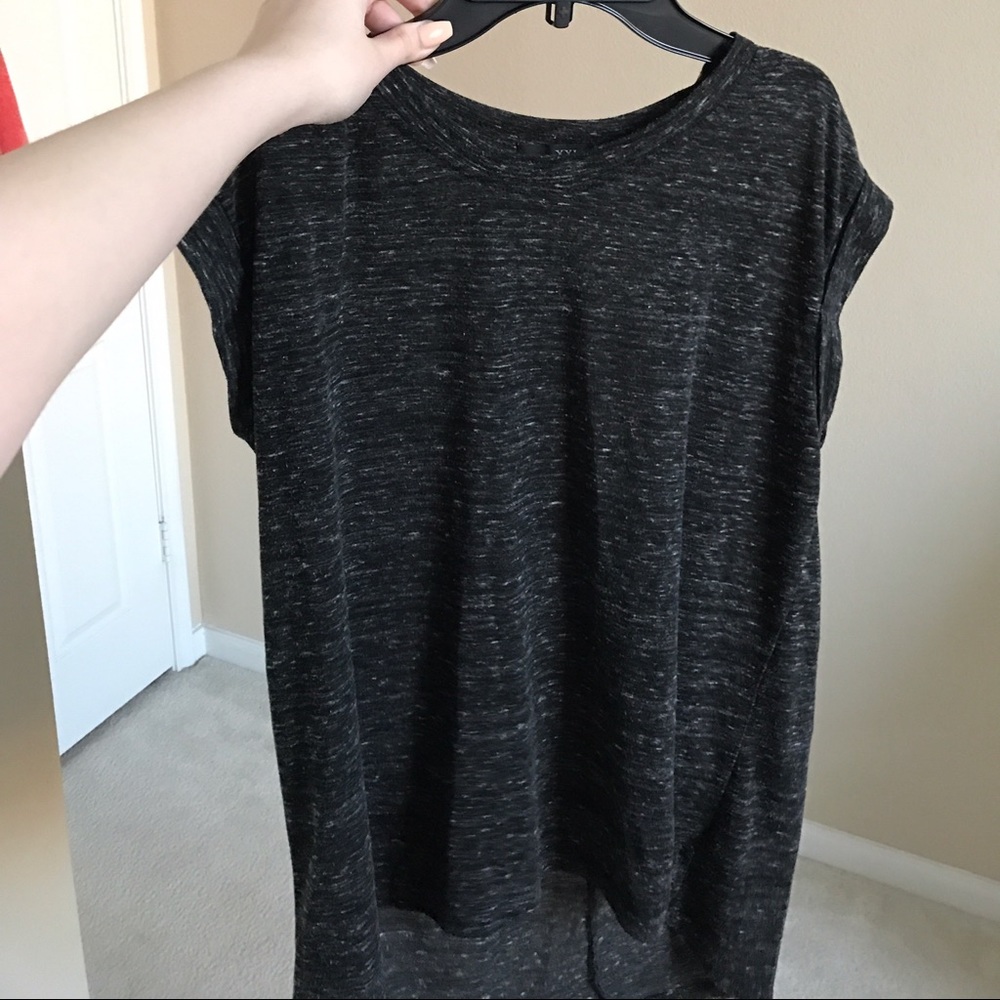 Simple grey shirt - Picture 3 of 3
