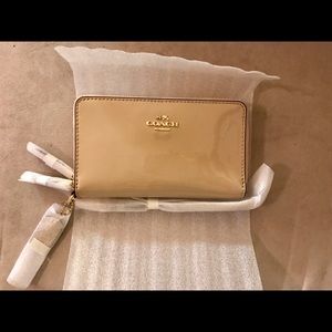 NWT Coach Signature Double Wristlet Wallet