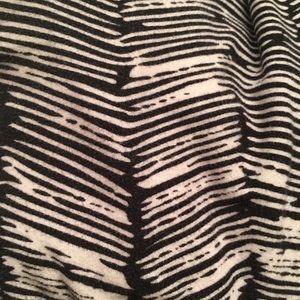 Black and white Lula Roe leggings