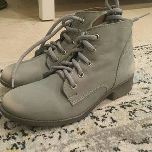 Steve Madden boots