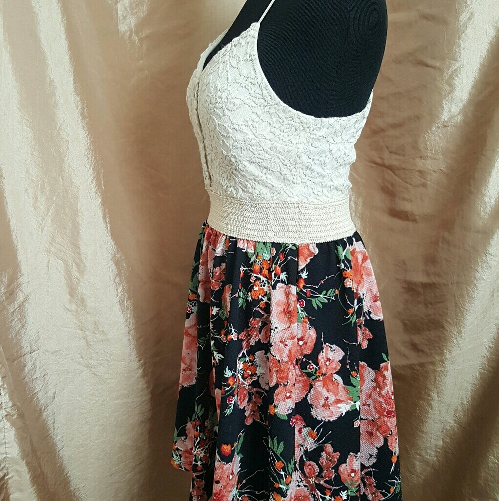 Vintage Lace & Floral Sundress - Picture 2 of 6