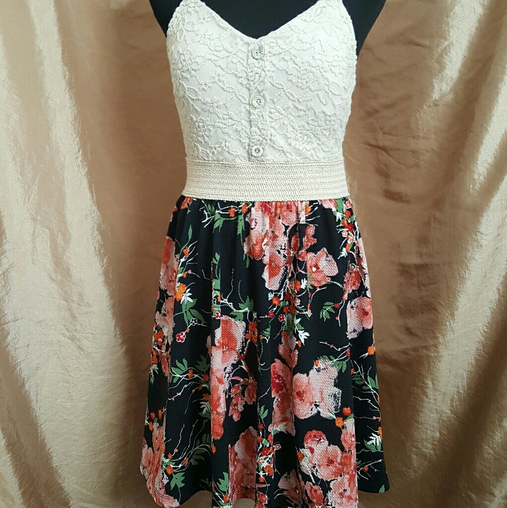 Vintage Lace & Floral Sundress - Picture 6 of 6