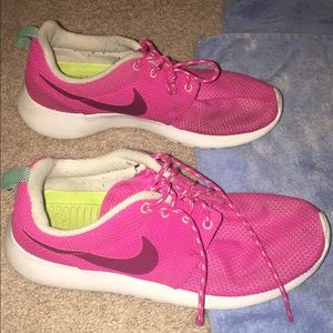 Pink Nike roshes