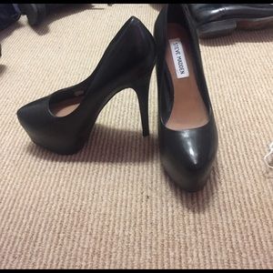 Steve Madden, size 7, black platform pumps