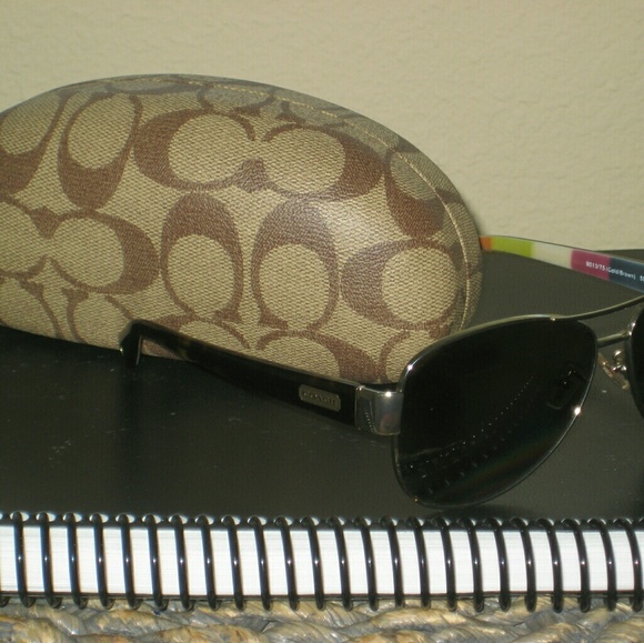 Coach Sunglasses - Picture 4 of 4