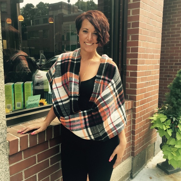 Meet your Posher, Allie - Picture 3 of 4