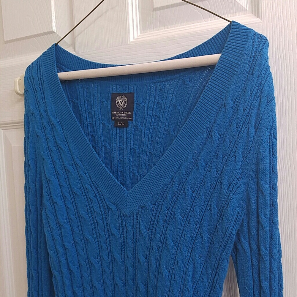 American Eagle cable knit sweater