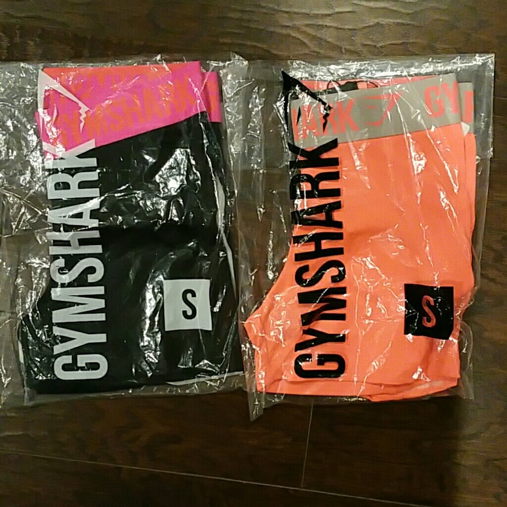 Gymshark form fitting shorts brand new sz small