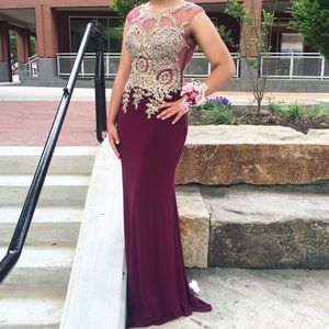 Cute Burgundy Prom Dress!!!