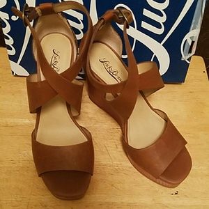 Lucky Brand platform Sandals