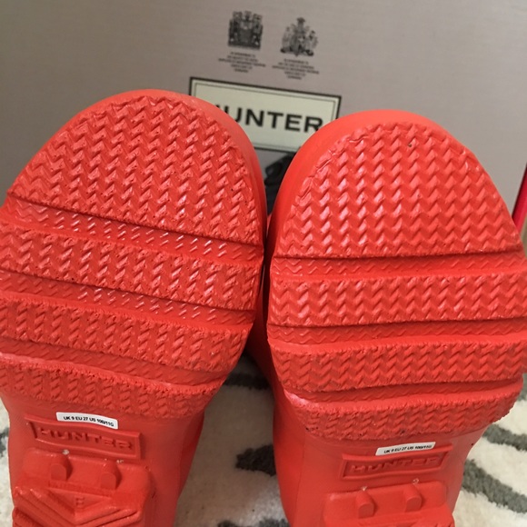 Hunter rain boot  size 9 - Picture 2 of 4