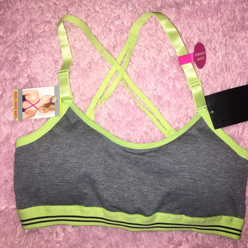 SALE 🛑LAST MARK DOWN Sports bra👙V. S like