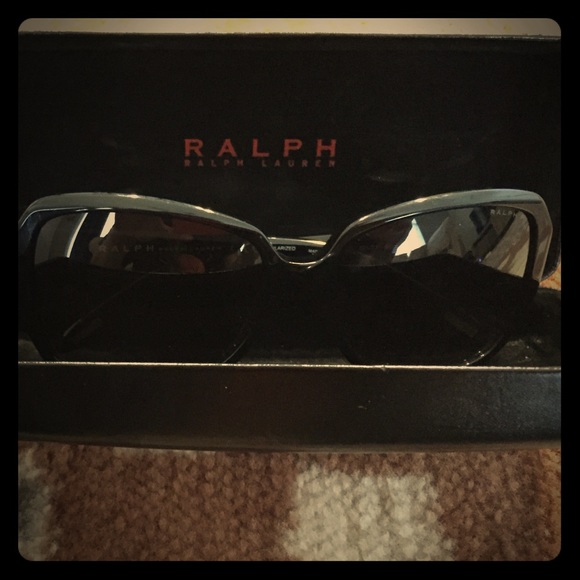 Ralph Lauren sunglasses for women - Picture 2 of 2