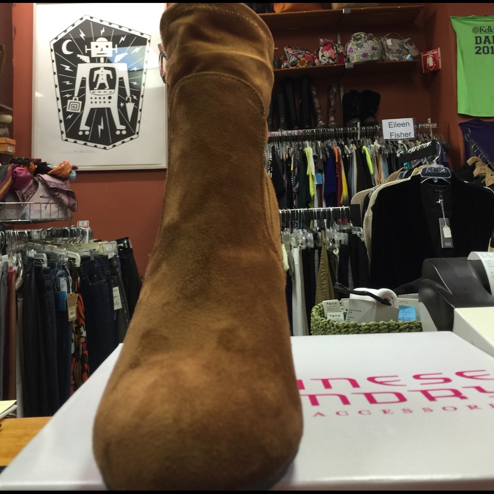 Boots - Picture 2 of 4