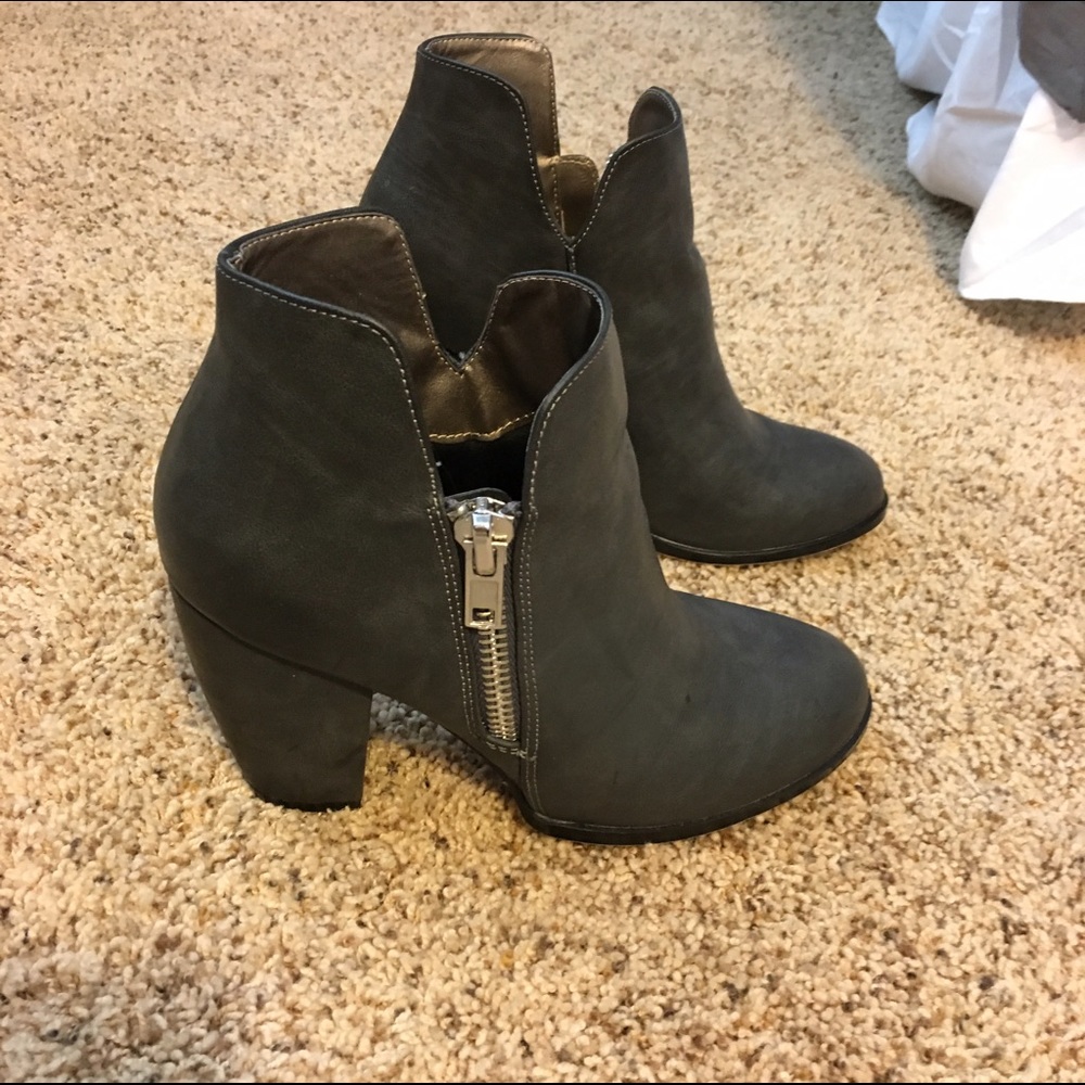 Charcoal grey, women's size 8 booties.