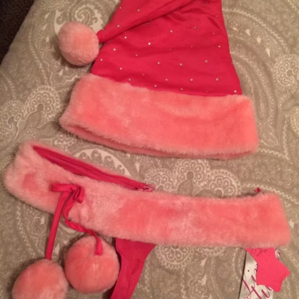 NWT Victoria's Secret Santa hat & thong