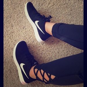 New & Authentic Nike Free RN size 7 (24 cm)