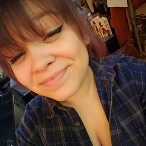 Meet your Posher, Crystal