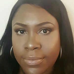 Meet your Posher, Ebony