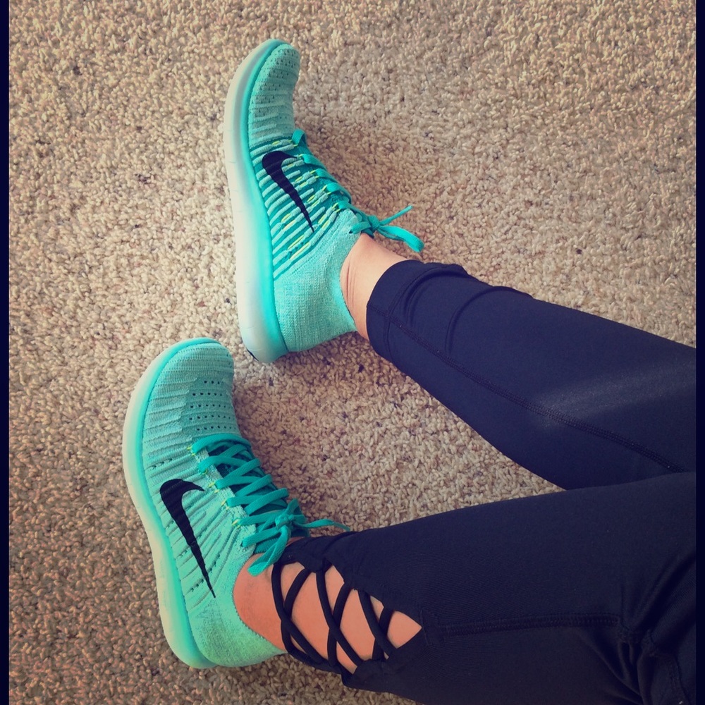 New & Authentic Nike Free RN Flyknit