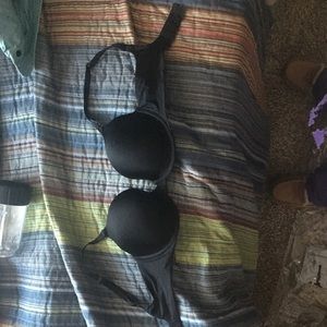 NWOT VS 34 D black bra