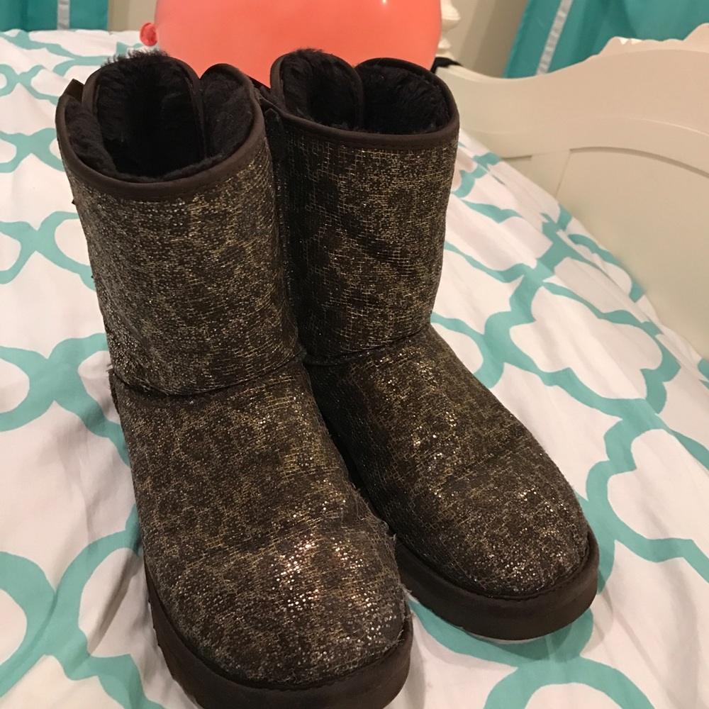 Cheetah Print Short Bow Uggs