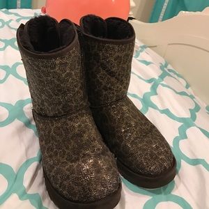 Cheetah Print Short Bow Uggs