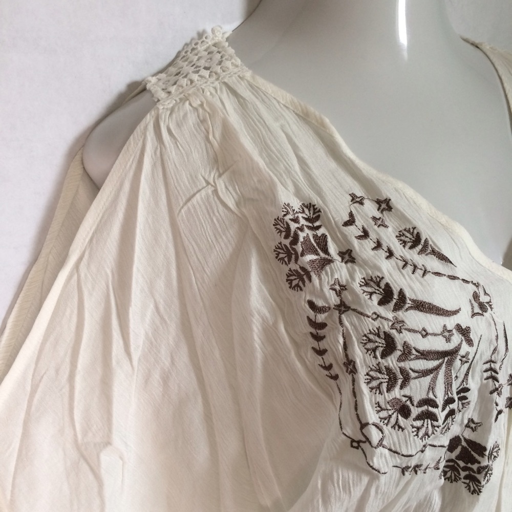 💥FLASH SALE💥Bohemian embroidered blouson top - Picture 3 of 4