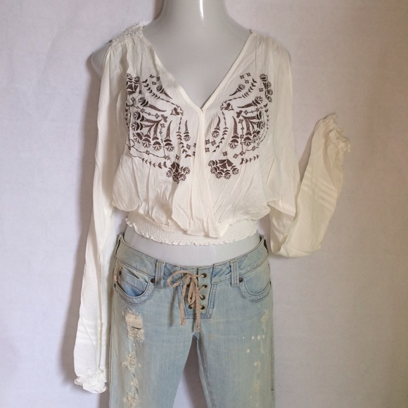 💥FLASH SALE💥Bohemian embroidered blouson top - Picture 2 of 4