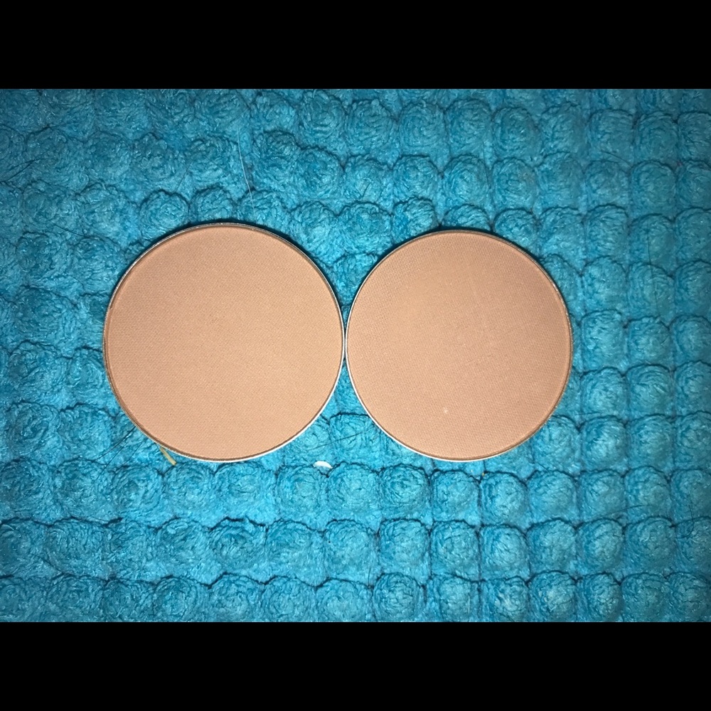 Anastasia Beverly Hills pans